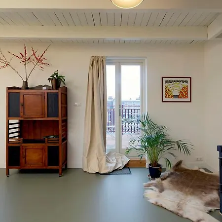 Vintage Terrace Apartment Apartment